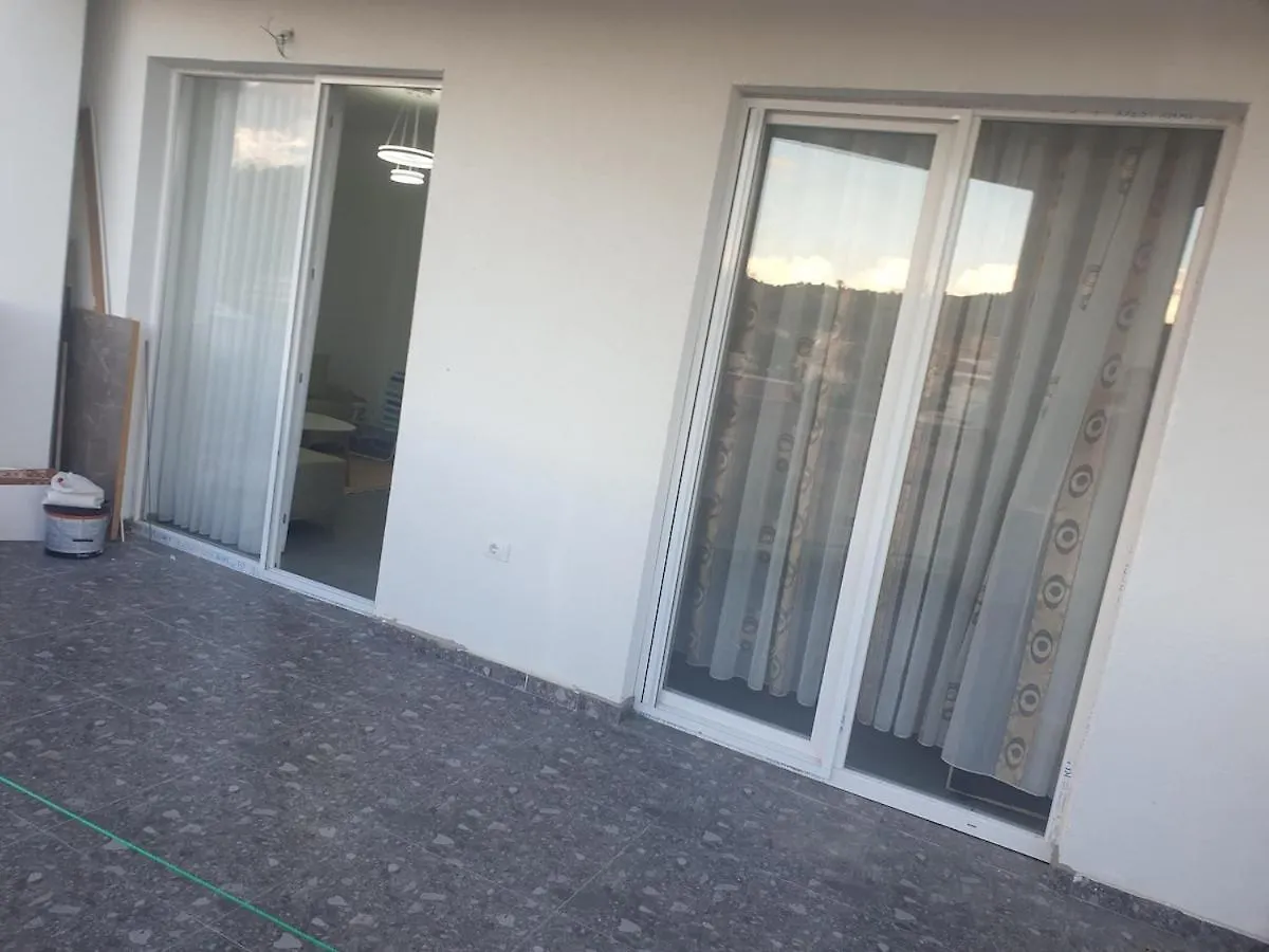 Mucaj Apartament Golem  Albania