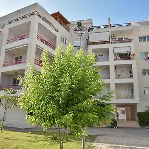 Apartament Flowers, Golem (Tirana)